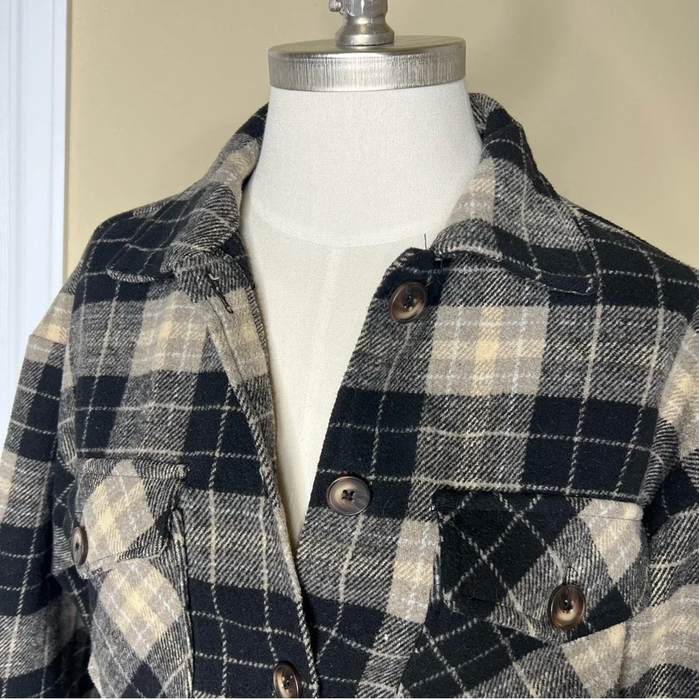 C by one Flannel - Picture 2 of 9
